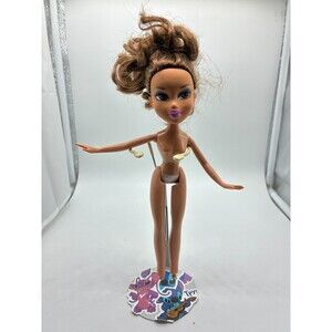 Bratz Doll Nude Brown Hair Pink Lips Yasmin No Clothes Loose Figure Stand